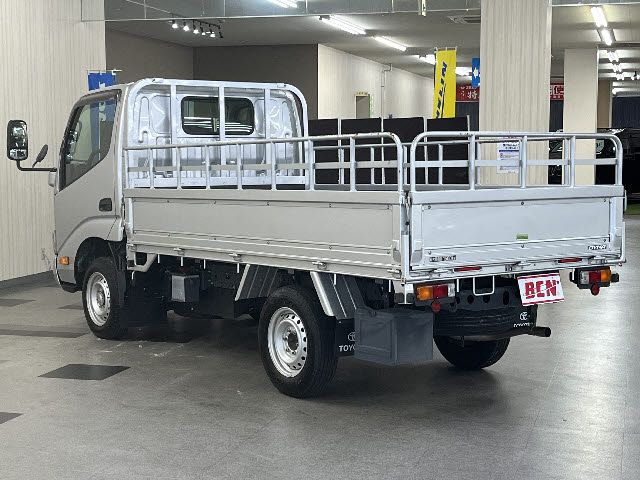 TOYOTA DYNA 2020