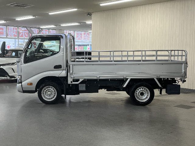 TOYOTA DYNA 2020