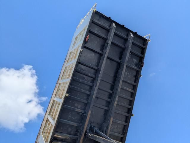 MITSUBISHI FUSOU SUPER GREAT 2015