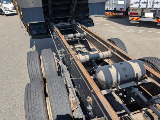 MITSUBISHI FUSOU SUPER GREAT 2015