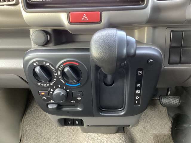 MITSUBISHI MINICAB van 2024