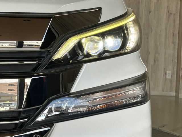 TOYOTA VELLFIRE  HYBRID 4WD 2015