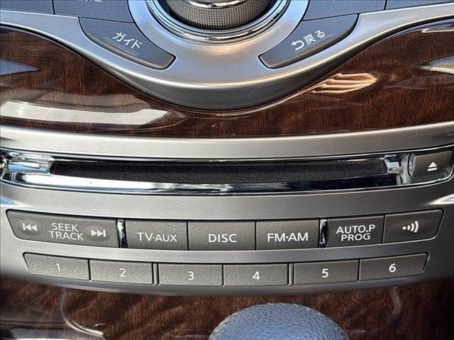 NISSAN FUGA HYBRID 2010