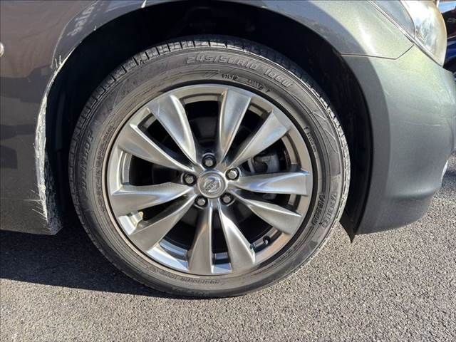 NISSAN FUGA HYBRID 2010