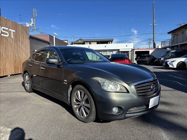 NISSAN FUGA HYBRID 2010