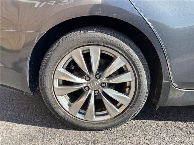 NISSAN FUGA HYBRID 2010