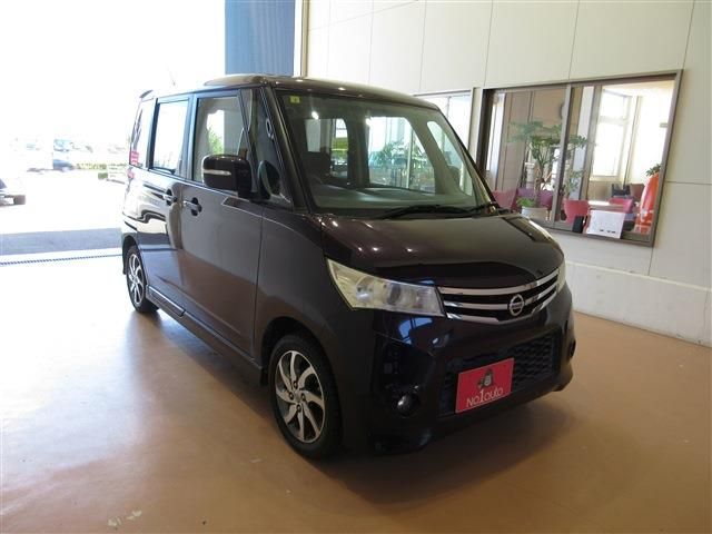 NISSAN ROOX 2010