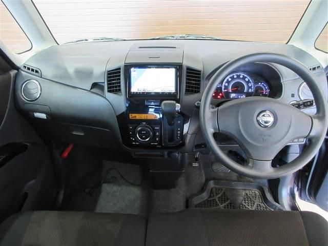 NISSAN ROOX 2010