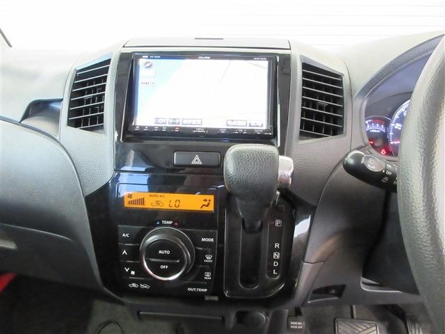 NISSAN ROOX 2010