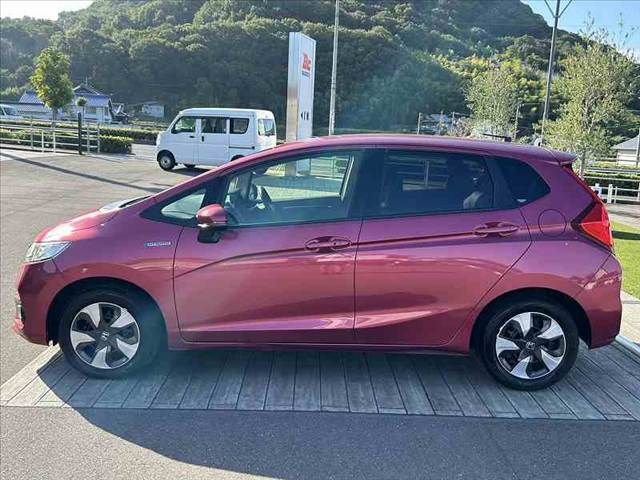 HONDA FIT HYBRID 2017