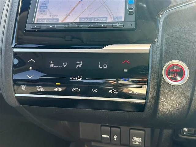 HONDA FIT HYBRID 2017