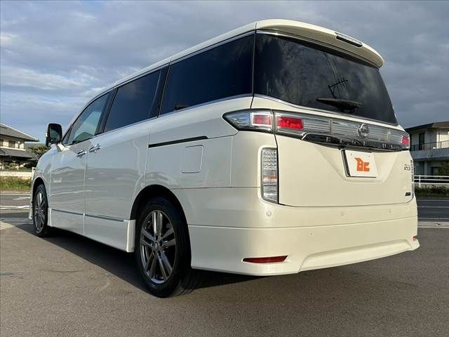 NISSAN ELGRAND 2011
