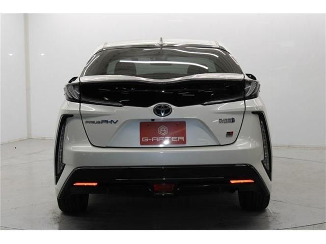 TOYOTA PRIUS PHV 2018