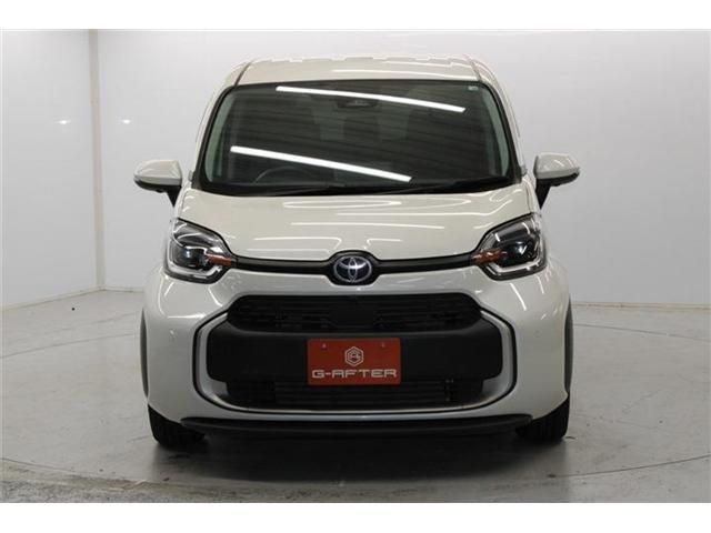 TOYOTA SIENTA HYBRID 2022