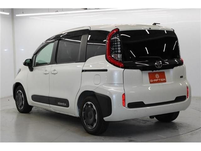 TOYOTA SIENTA HYBRID 2022