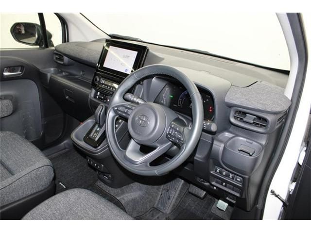 TOYOTA SIENTA HYBRID 2022