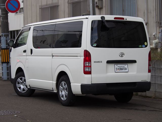 TOYOTA HIACE van 4WD 2019