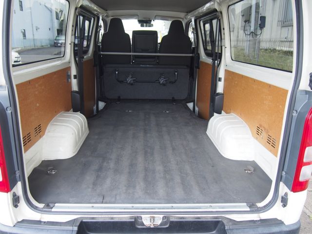 TOYOTA HIACE van 4WD 2019