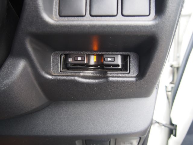 TOYOTA HIACE van 4WD 2019