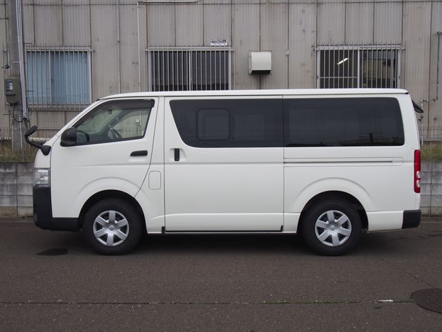 TOYOTA HIACE van 4WD 2019