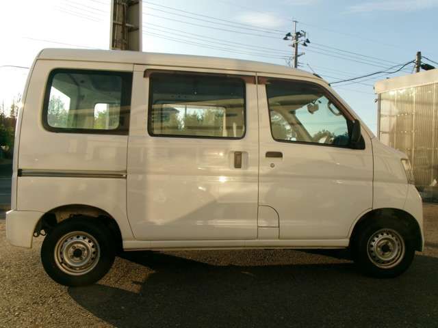 DAIHATSU HIJET CARGO 4WD 2017