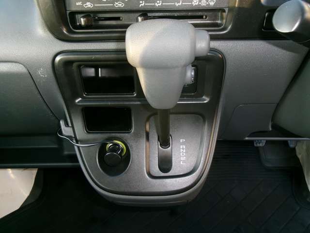 DAIHATSU HIJET CARGO 4WD 2017