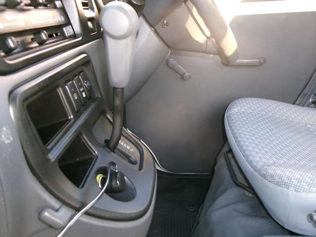 DAIHATSU HIJET CARGO 4WD 2017