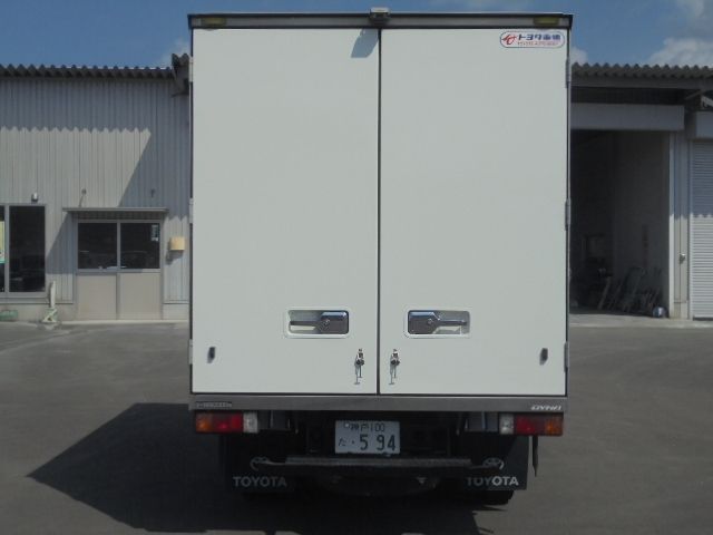 TOYOTA DYNA 2016