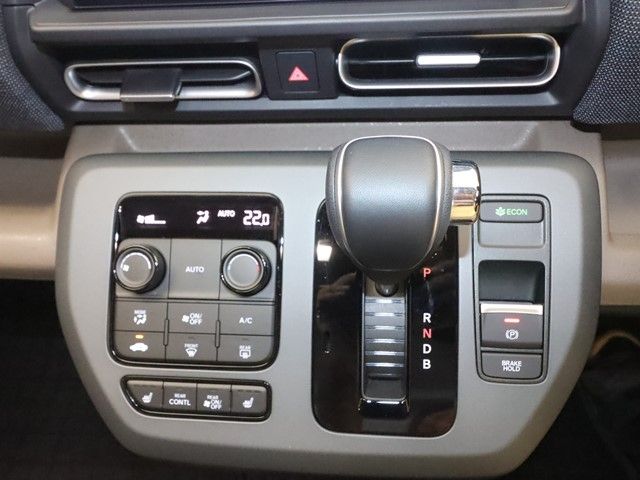 HONDA FREED e:HEV 2025