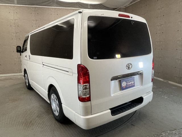 TOYOTA HIACE van 2WD 2022