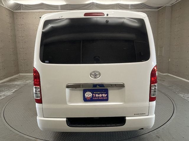 TOYOTA HIACE van 2WD 2022