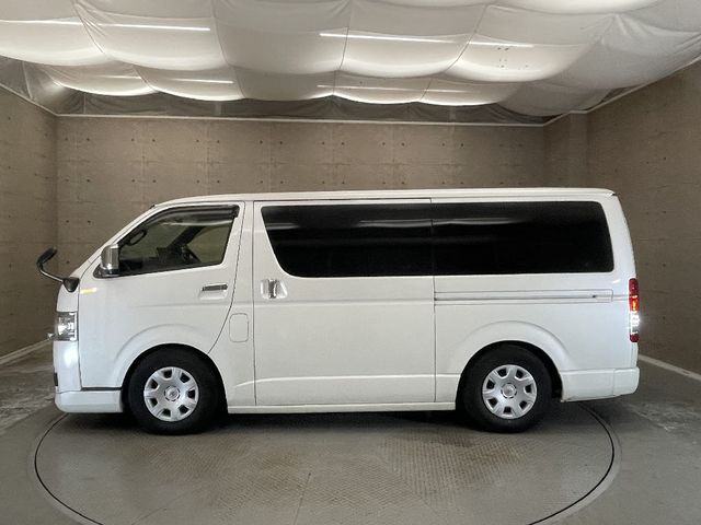 TOYOTA HIACE van 2WD 2022