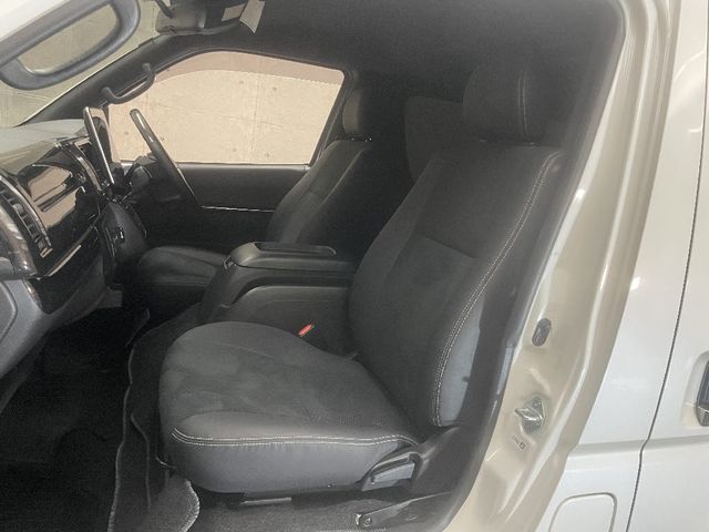 TOYOTA HIACE van 2WD 2022