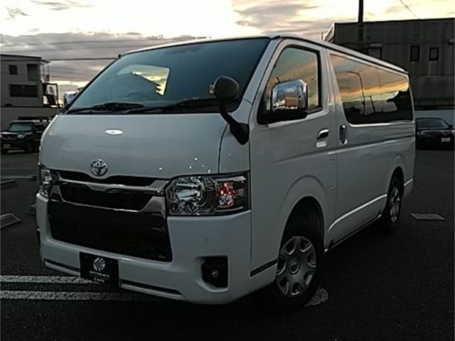 TOYOTA HIACE van 4WD 2025