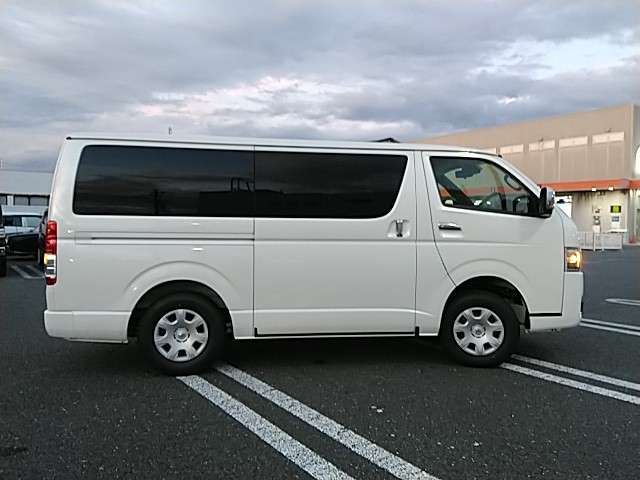 TOYOTA HIACE van 4WD 2025
