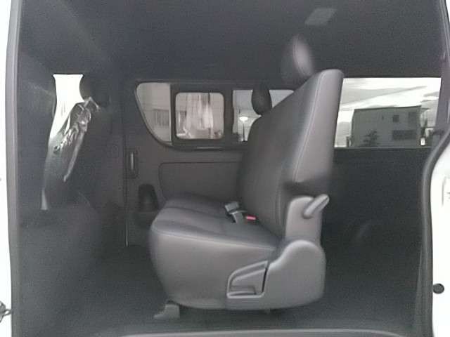 TOYOTA HIACE van 4WD 2025