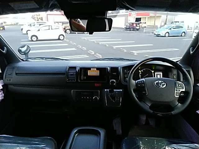 TOYOTA HIACE van 4WD 2025