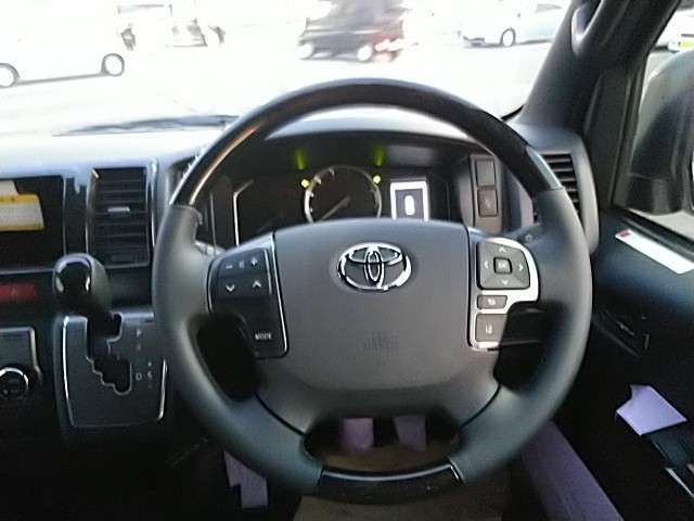 TOYOTA HIACE van 4WD 2025