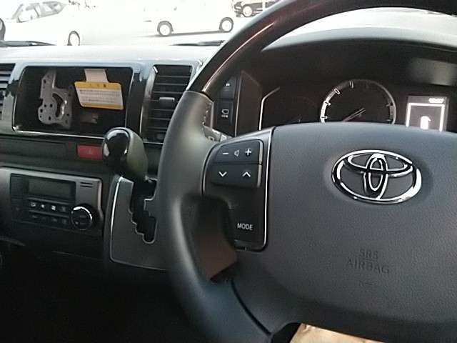 TOYOTA HIACE van 4WD 2025