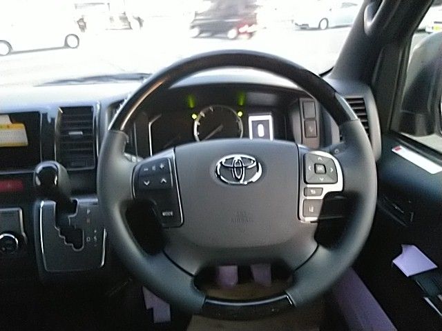 TOYOTA HIACE van 4WD 2025