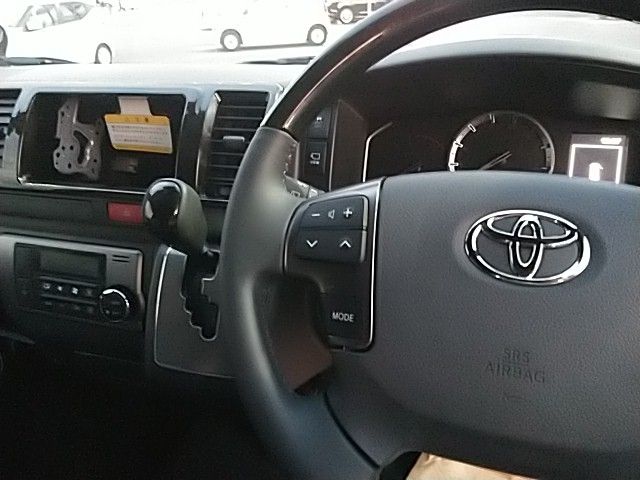 TOYOTA HIACE van 4WD 2025