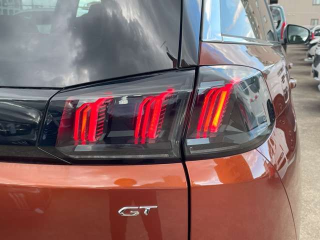 PEUGEOT PEUGEOT 5008 2022