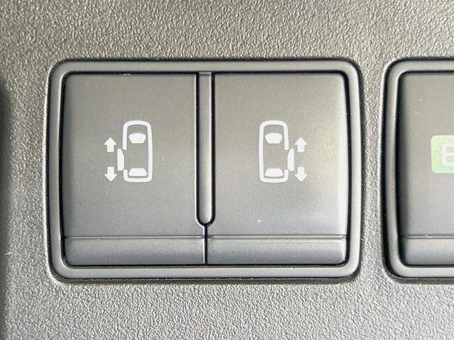 NISSAN SERENA  S-HYBRID 2013