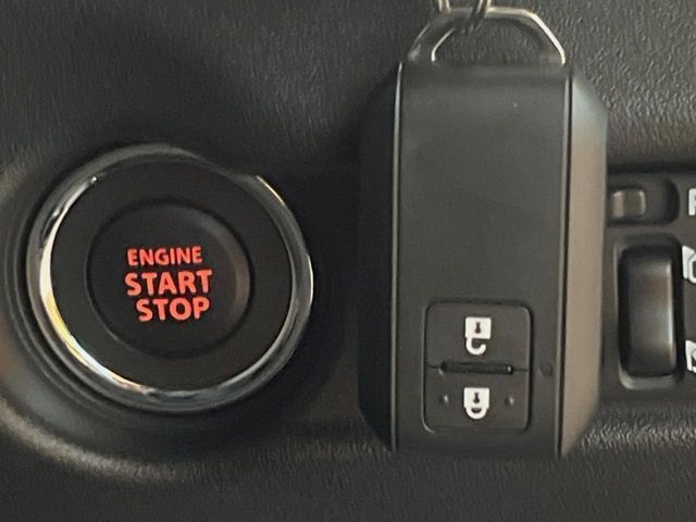 SUZUKI JIMNY NOMADE 2025