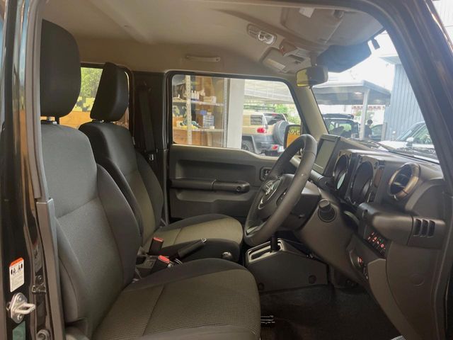 SUZUKI JIMNY NOMADE 2025