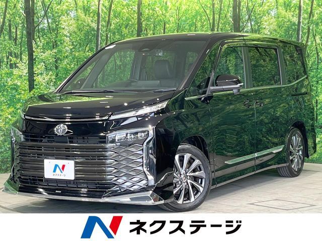 TOYOTA VOXY 2023