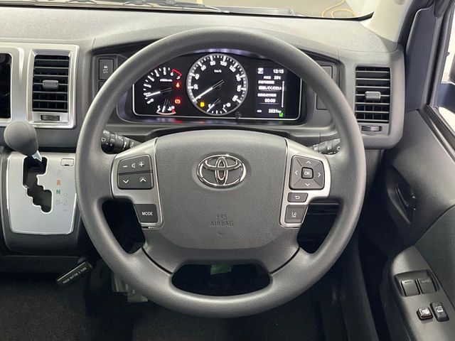 TOYOTA HIACE van 2WD 2025