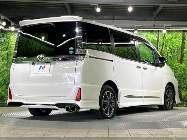 TOYOTA VOXY 2019