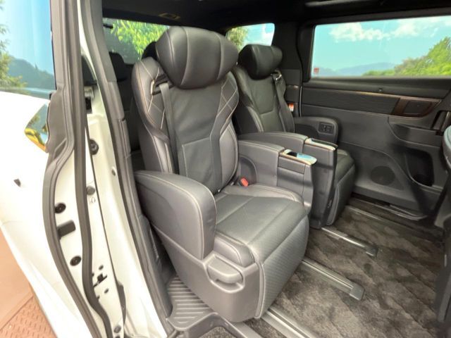 TOYOTA VELLFIRE  HYBRID 2024