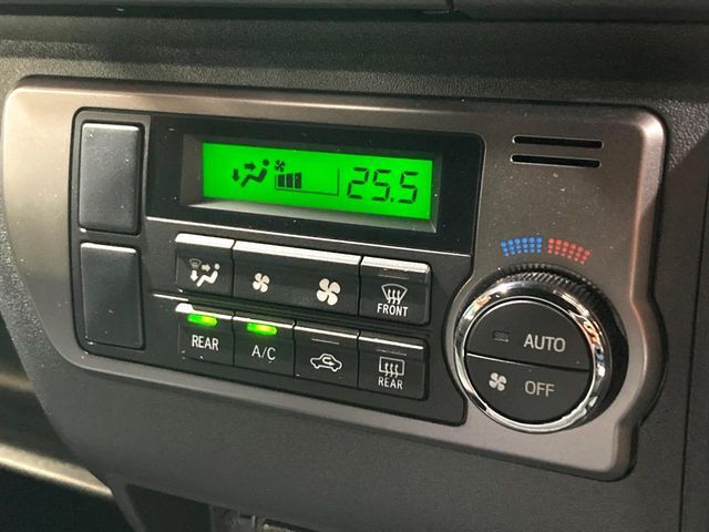 TOYOTA HIACE van 4WD 2024